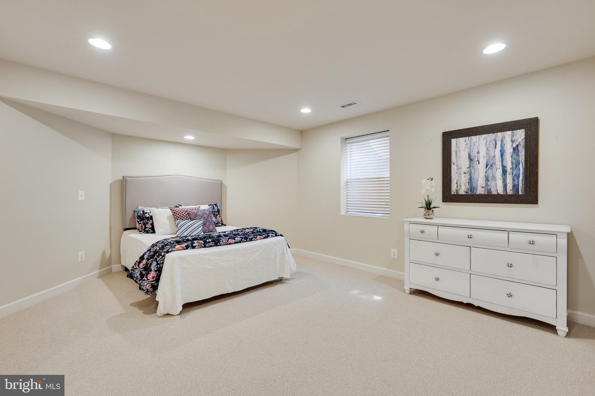 PIMMIT HILLS - Residential