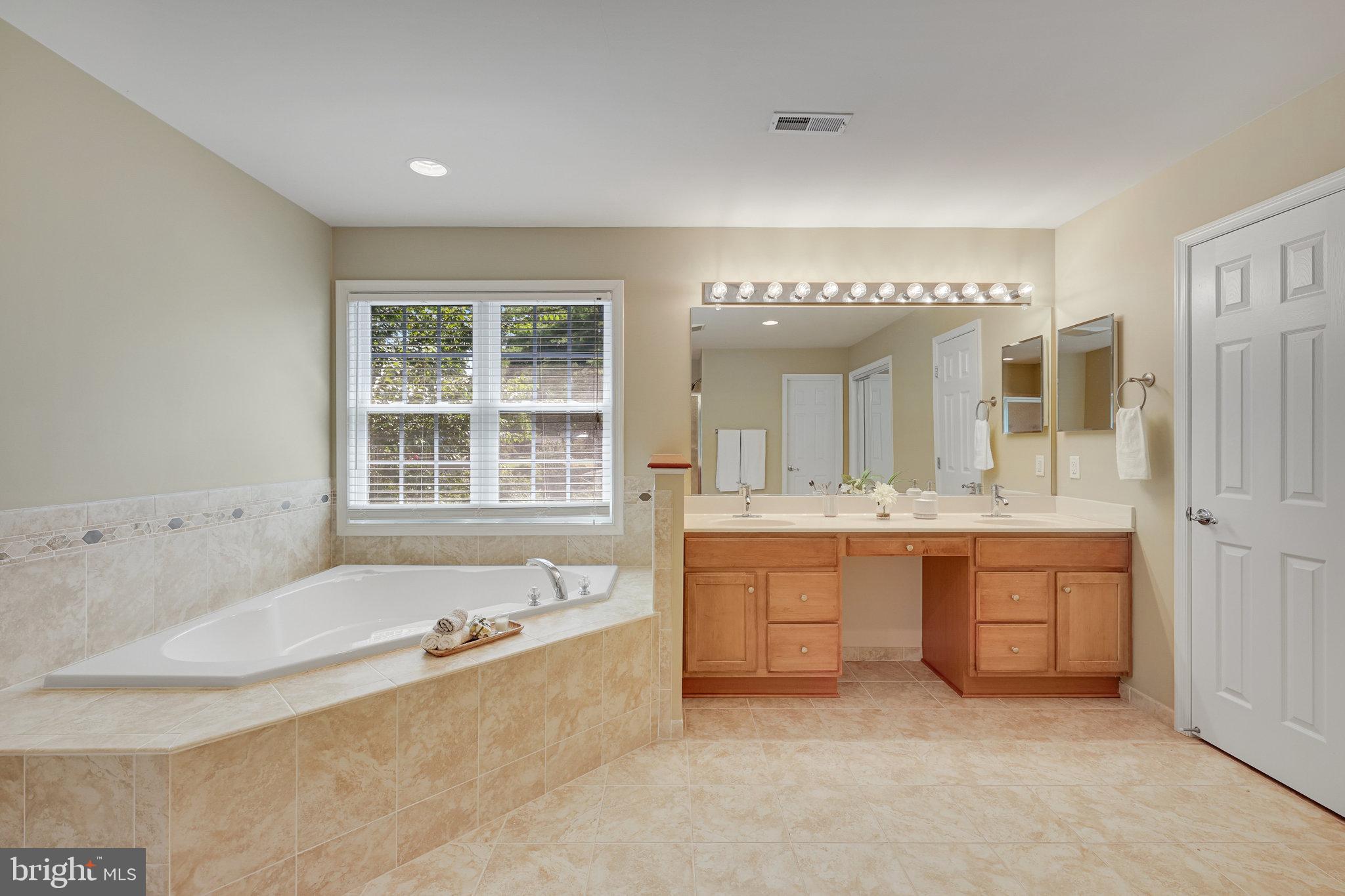 PIMMIT HILLS - Residential