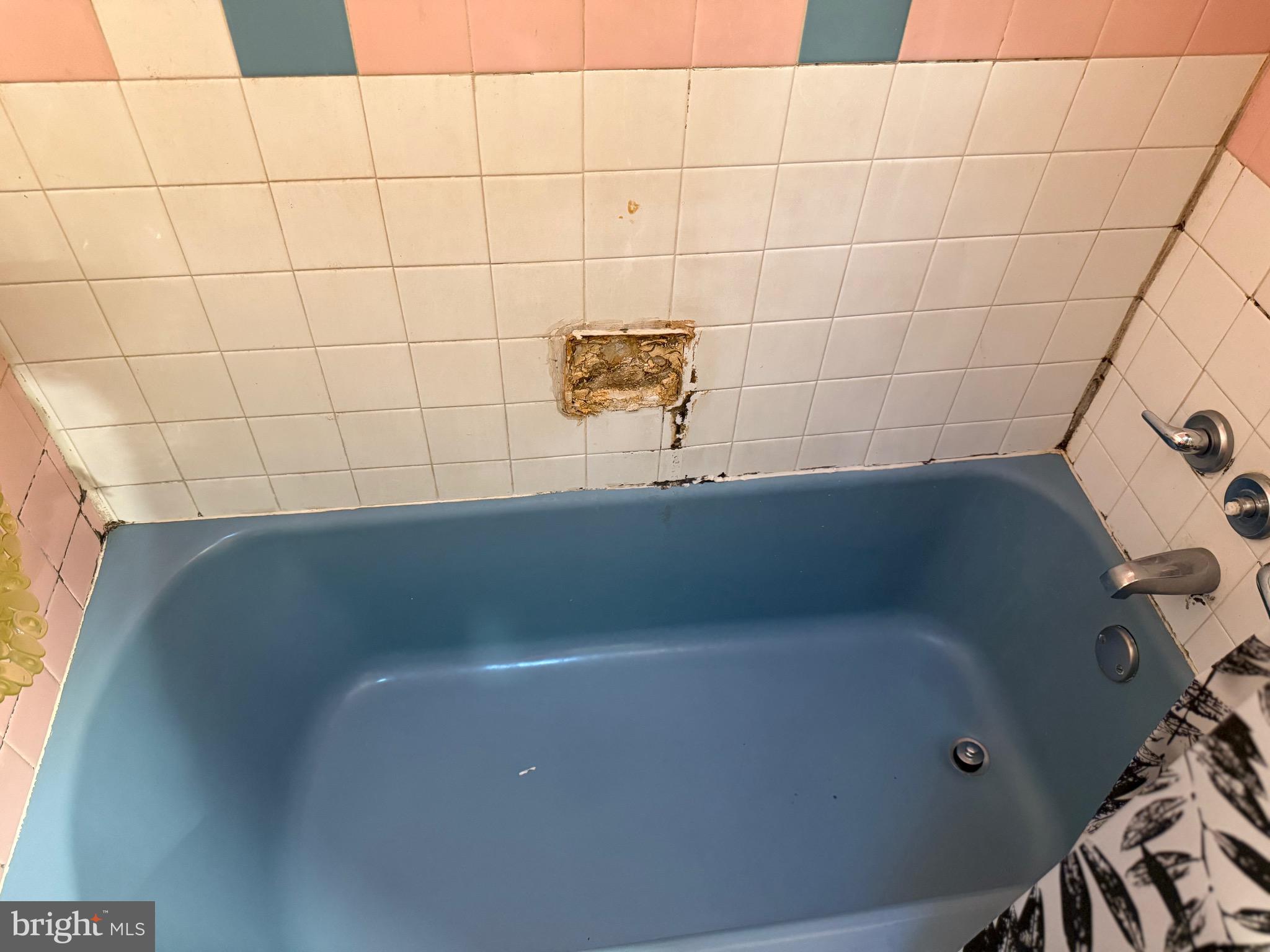 LAWNCREST - Residential