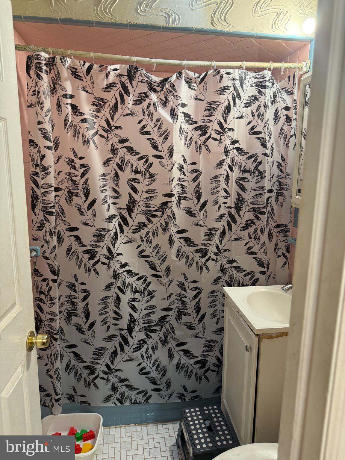 LAWNCREST - Residential