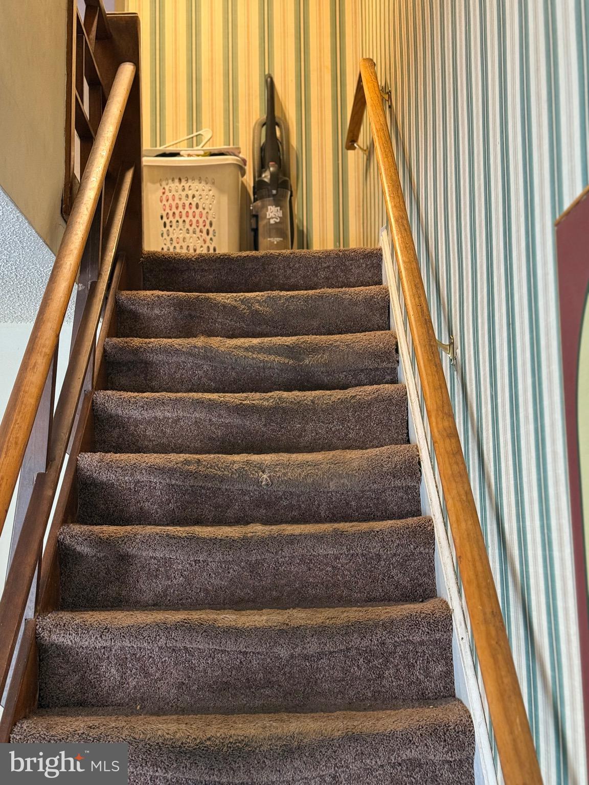 LAWNCREST - Residential