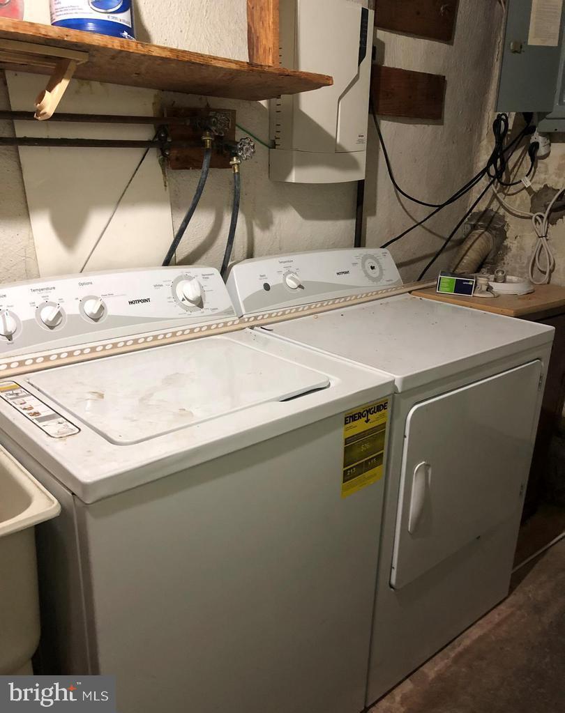 LAWNCREST - Residential