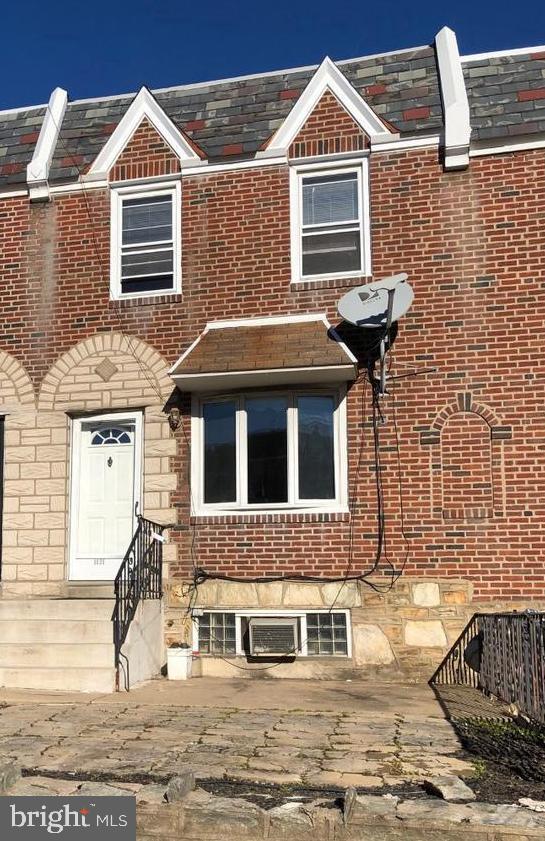 LAWNCREST - Residential