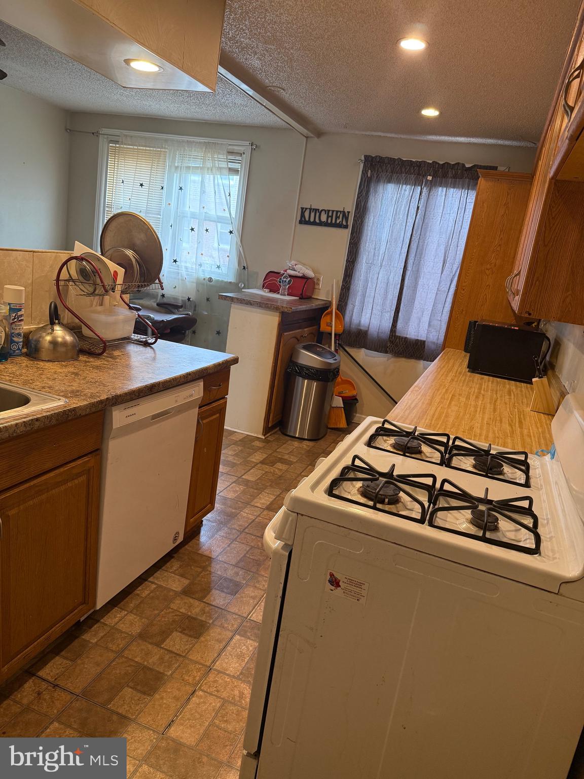 LAWNCREST - Residential