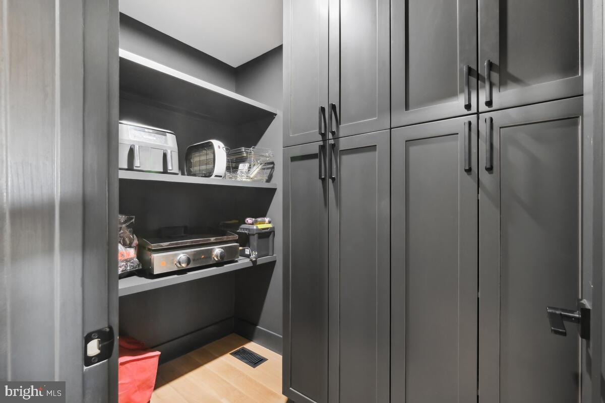 KEMP MILL ESTATES - Residential