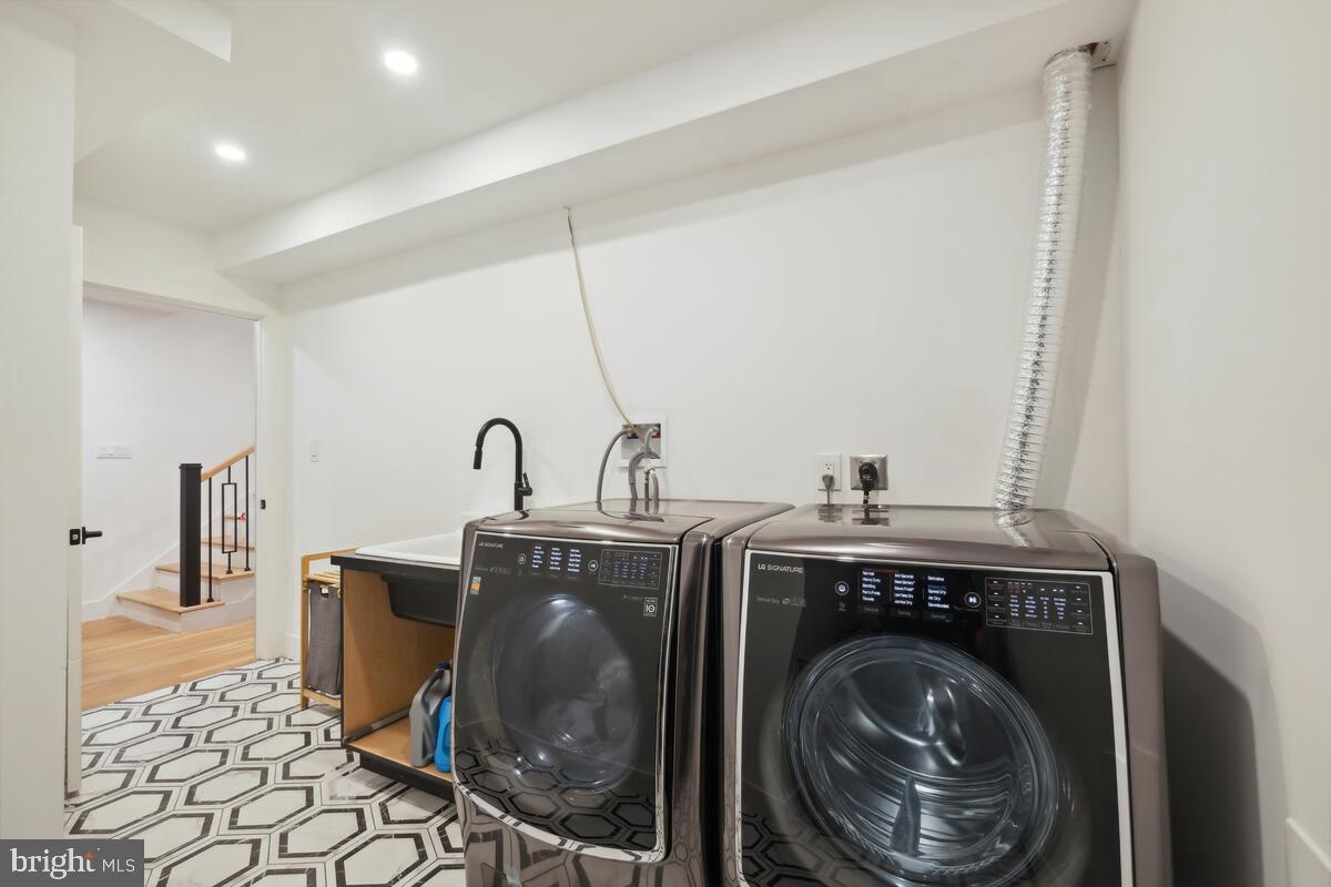 KEMP MILL ESTATES - Residential