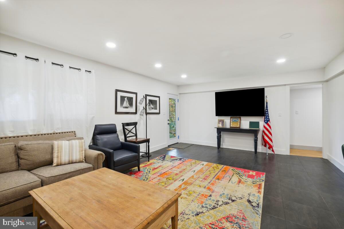 KEMP MILL ESTATES - Residential