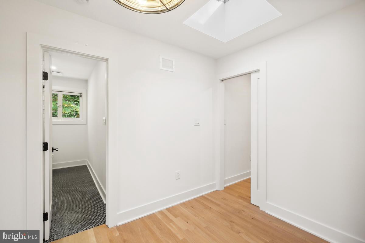 KEMP MILL ESTATES - Residential