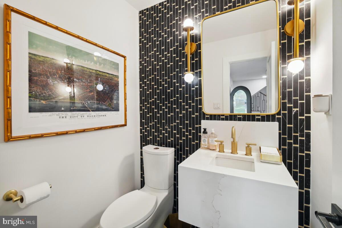 KEMP MILL ESTATES - Residential