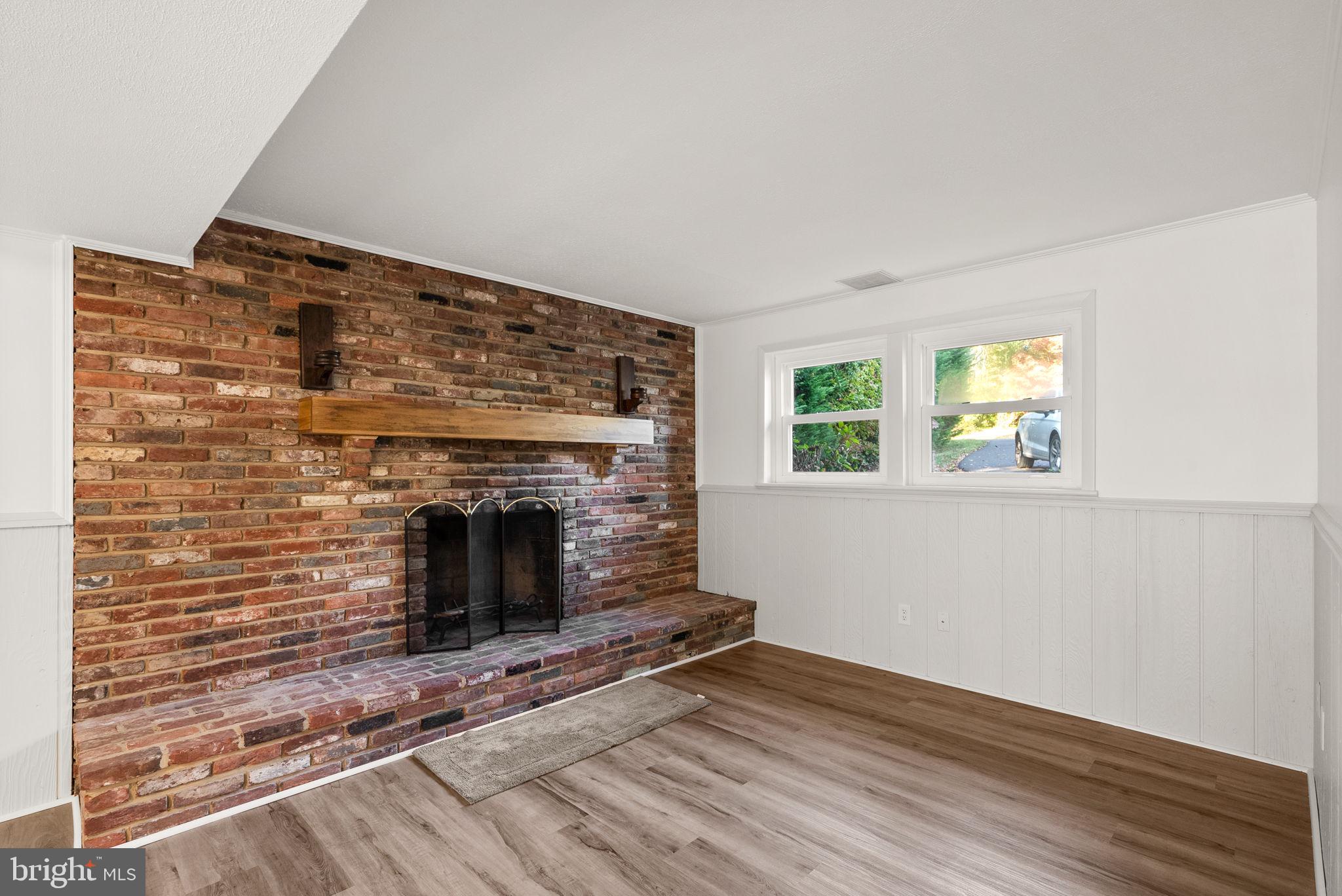 HILLSMERE ESTATES - Residential