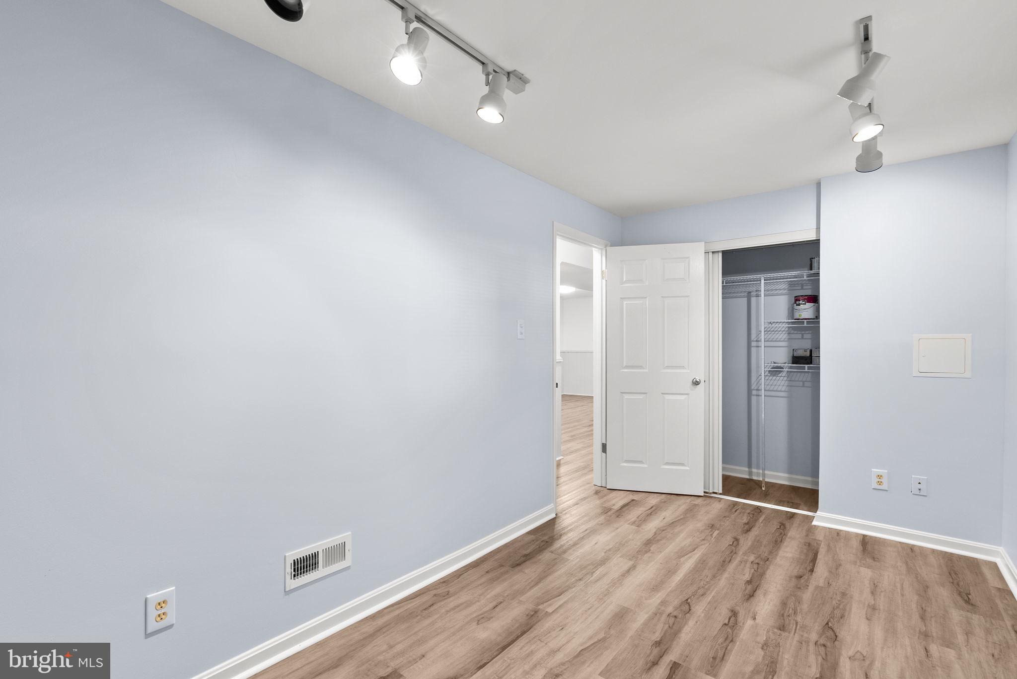 HILLSMERE ESTATES - Residential