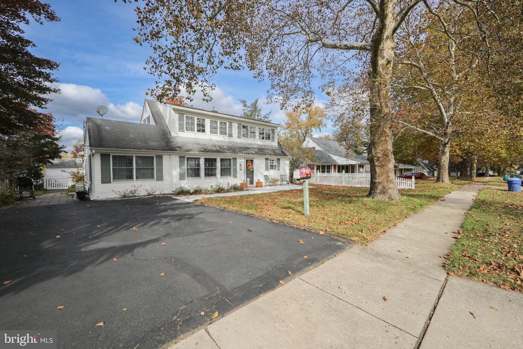 Photo of 17 Quay Road, LEVITTOWN, PA 19057 (MLS # PABU2108496)