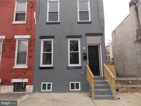 Townhouse For Sale - 1823 N Judson Street<br/> PHILADELPHIA, PA 19121