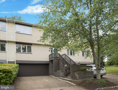 Photo of 19 Exeter Court, PRINCETON, NJ 08540 (MLS # NJME2079608)