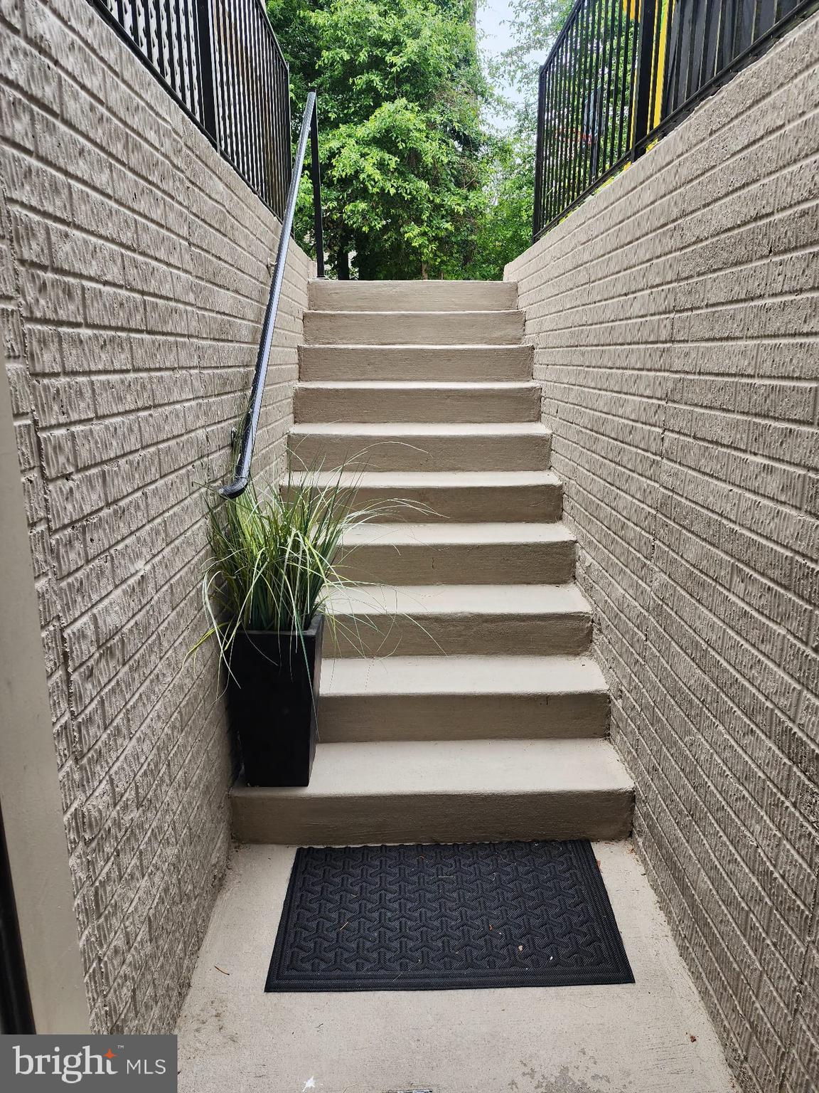 7571 HOLLY RIDGE DRIVE