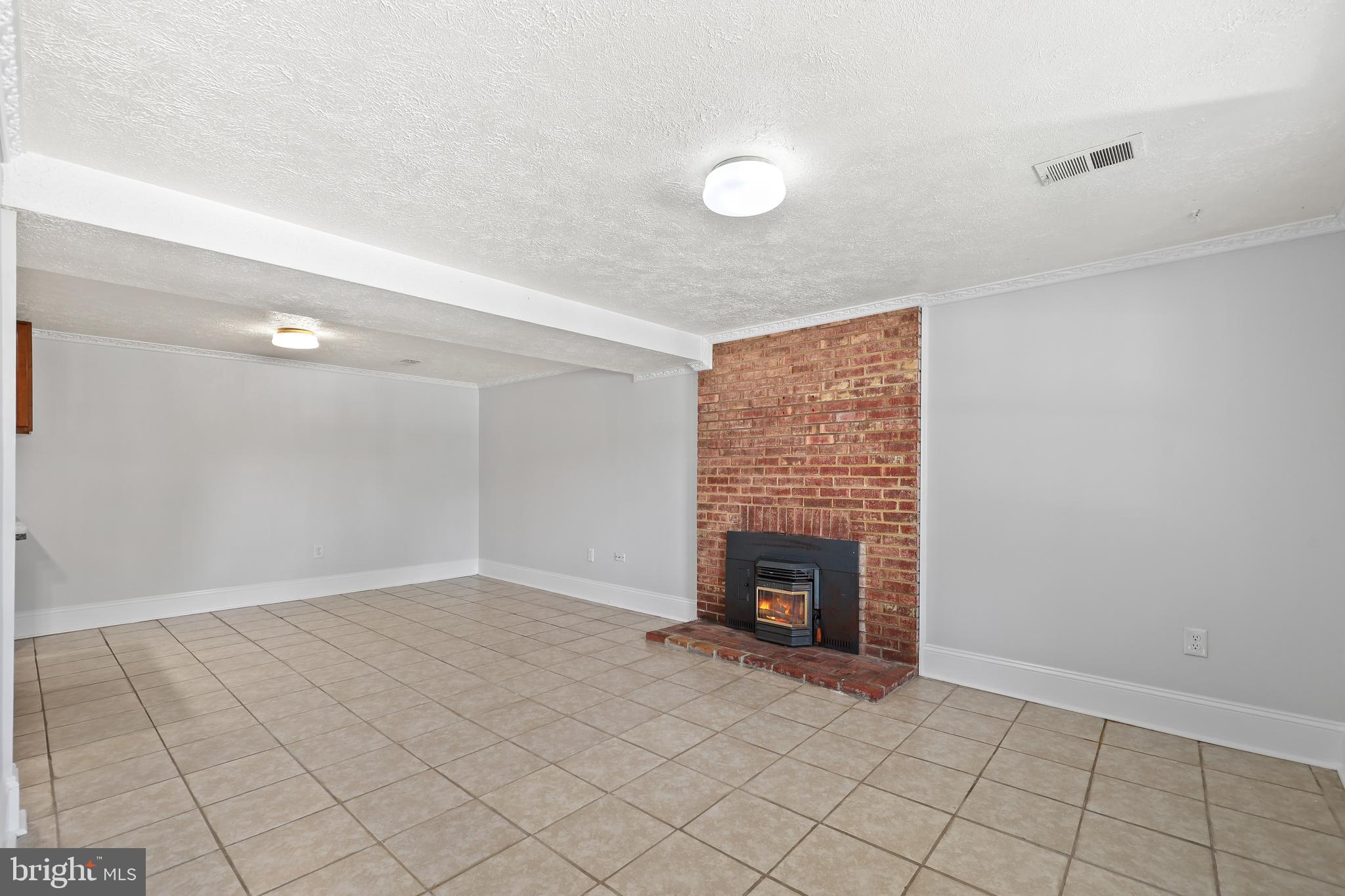 13724 LYNHURST DRIVE