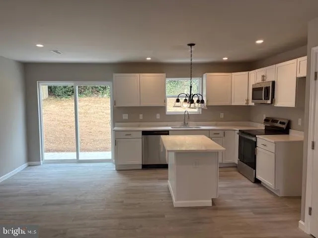 Wilmington, Delaware 19805, United States, 3 Bedrooms Bedrooms, ,3 BathroomsBathrooms,Residential,Active,235121