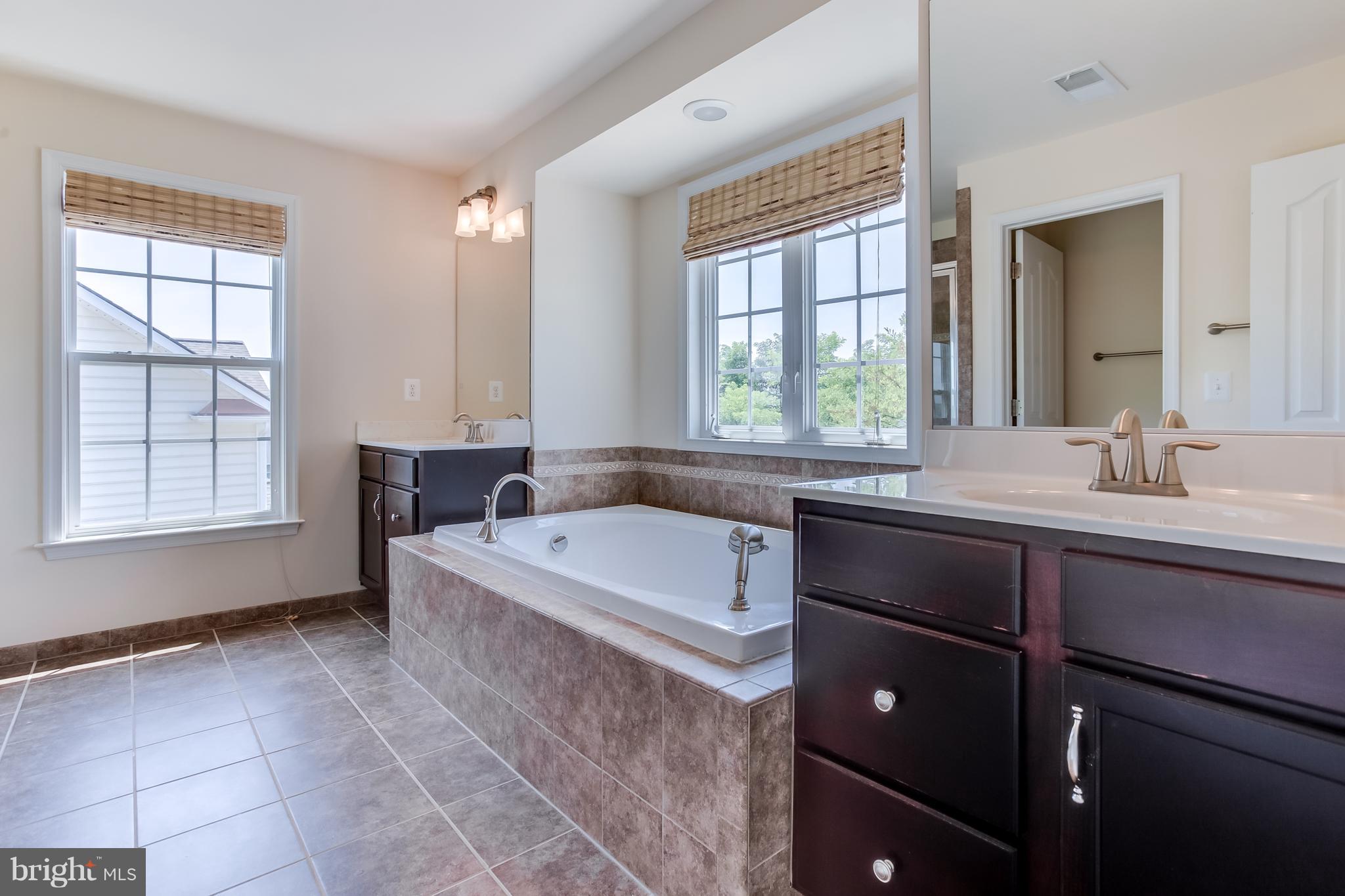 HILLS OF AQUIA - Residential