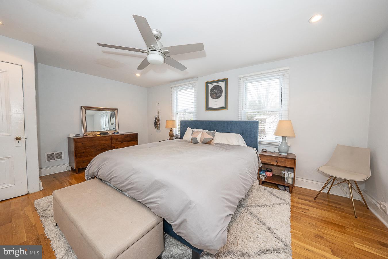 CHESTNUT HILL - Residential