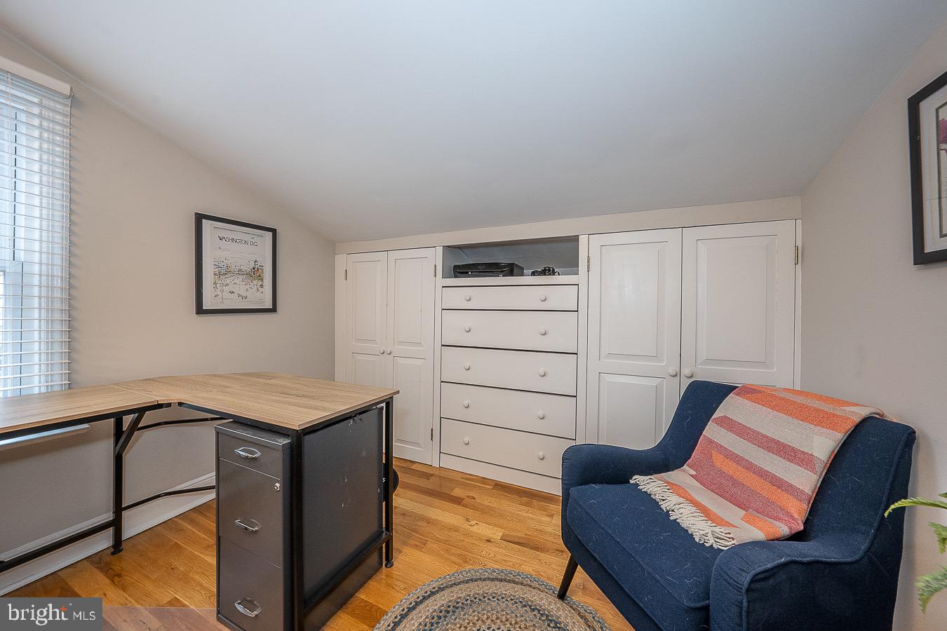 CHESTNUT HILL - Residential