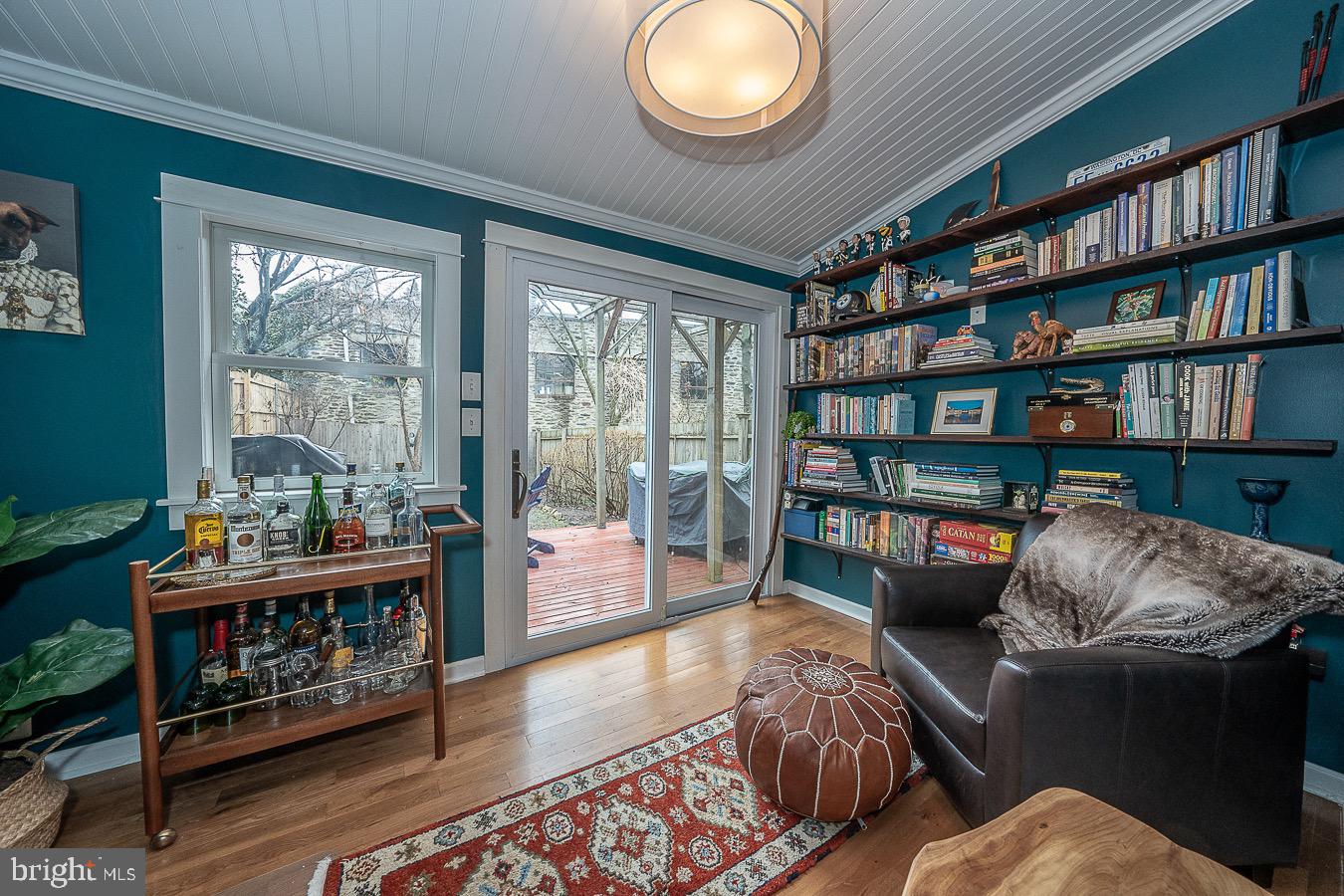 CHESTNUT HILL - Residential