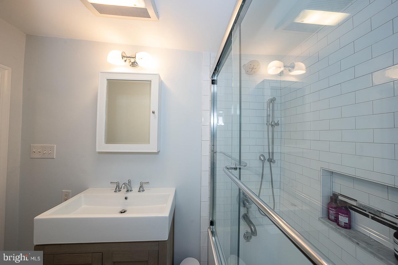 CHESTNUT HILL - Residential