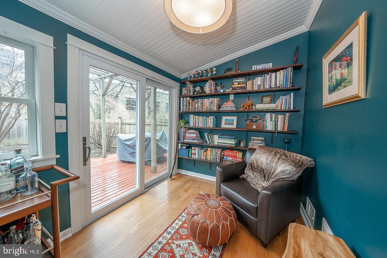 CHESTNUT HILL - Residential