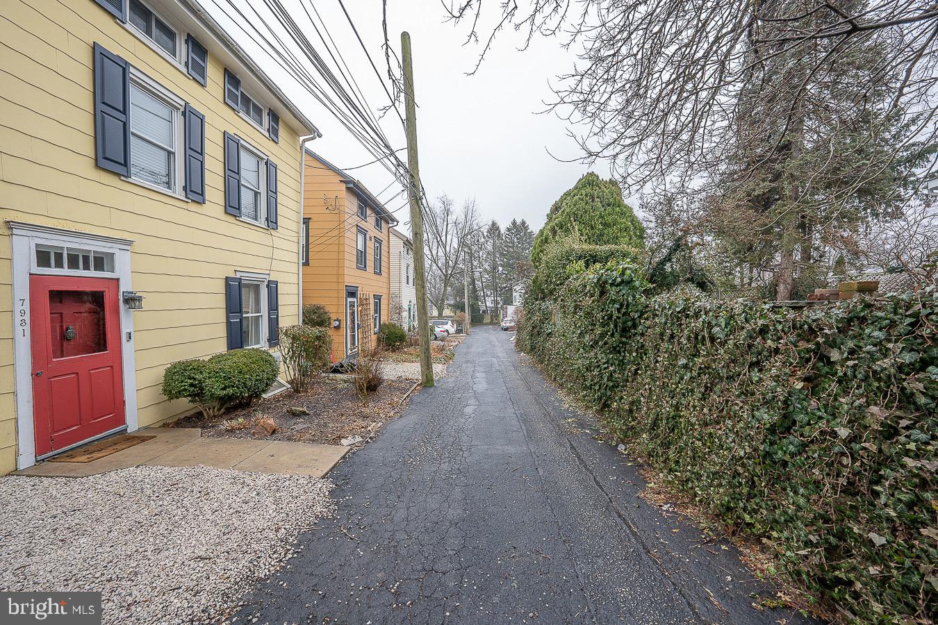 CHESTNUT HILL - Residential