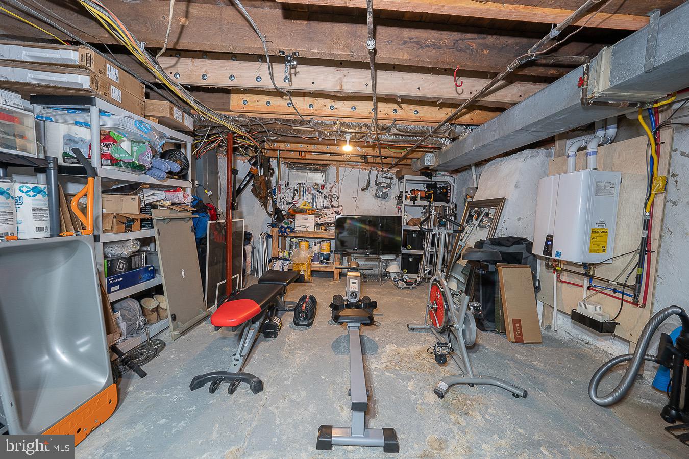 CHESTNUT HILL - Residential