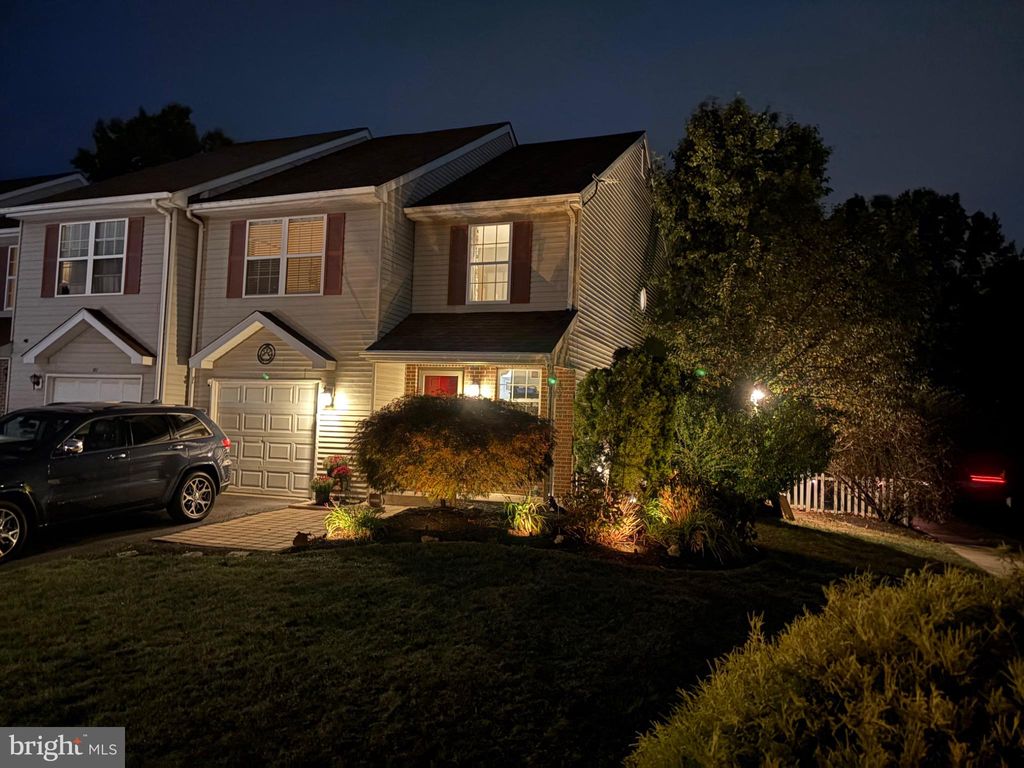 Photo of 100 Anjou Ct, TELFORD, PA 18969 (MLS # PAMC2157774)