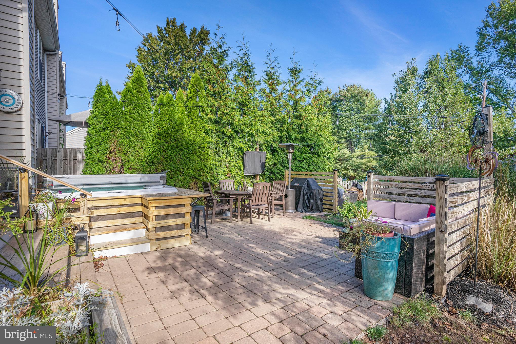 STRAWBERRY FIELDS - Residential