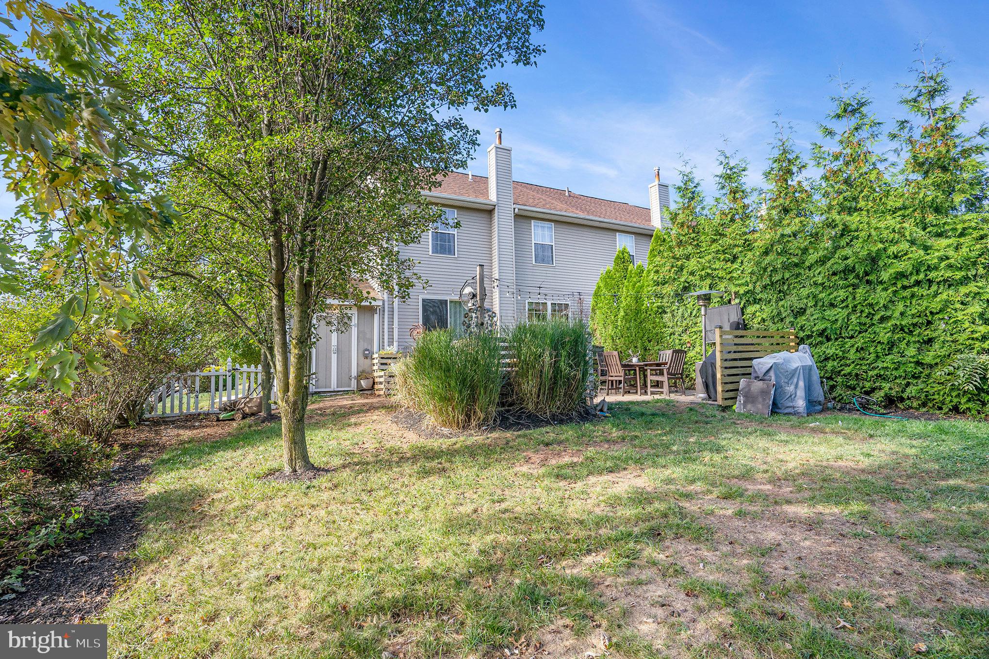 STRAWBERRY FIELDS - Residential