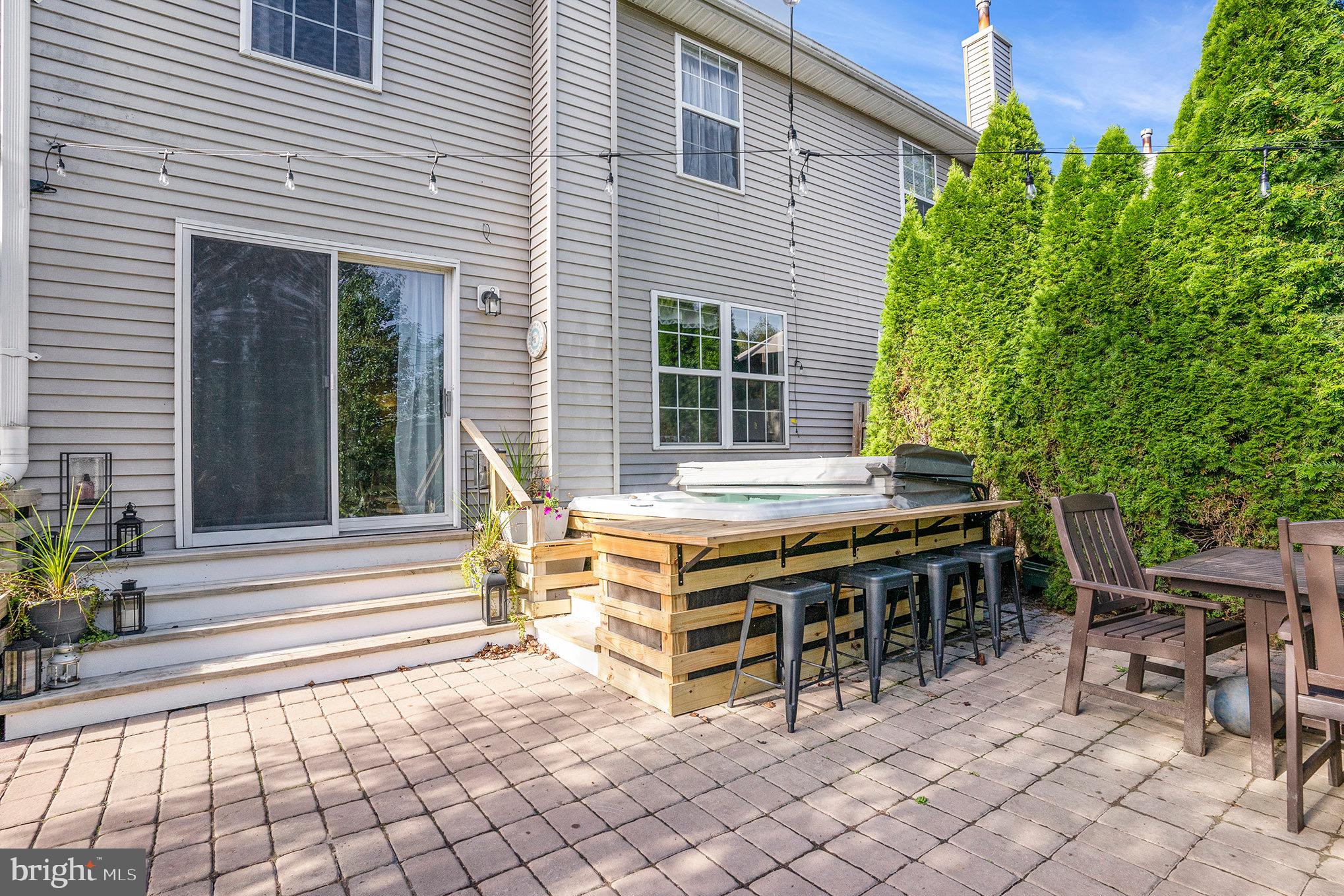 STRAWBERRY FIELDS - Residential