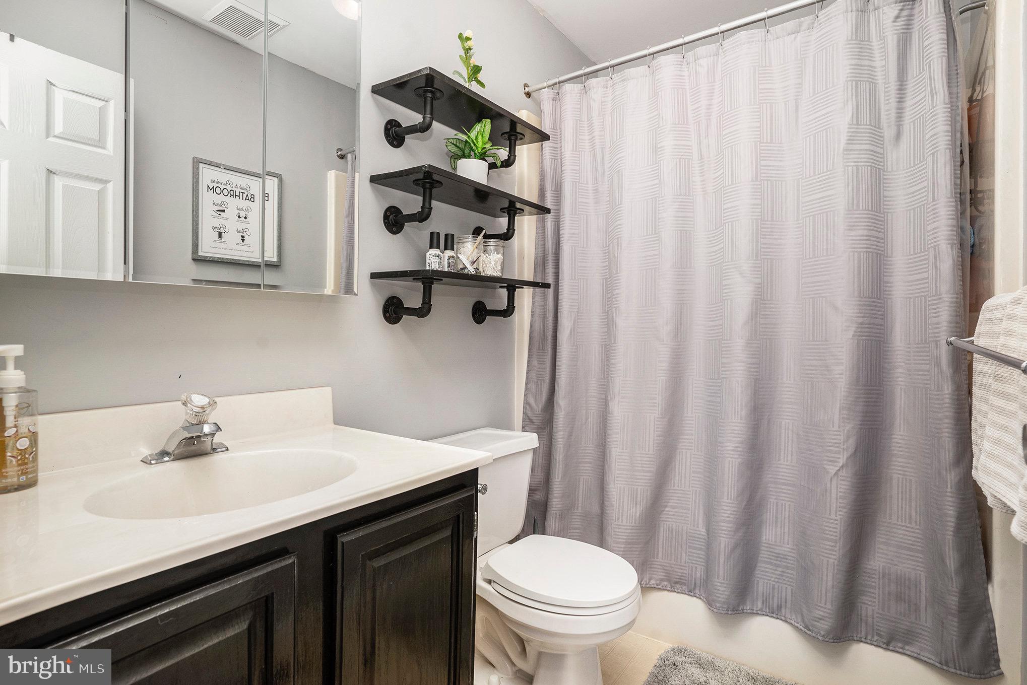 STRAWBERRY FIELDS - Residential