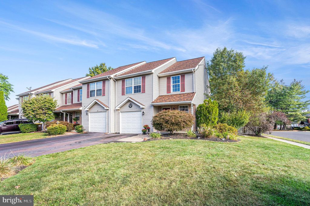 Photo of 100 Anjou Ct, TELFORD, PA 18969 (MLS # PAMC2157774)
