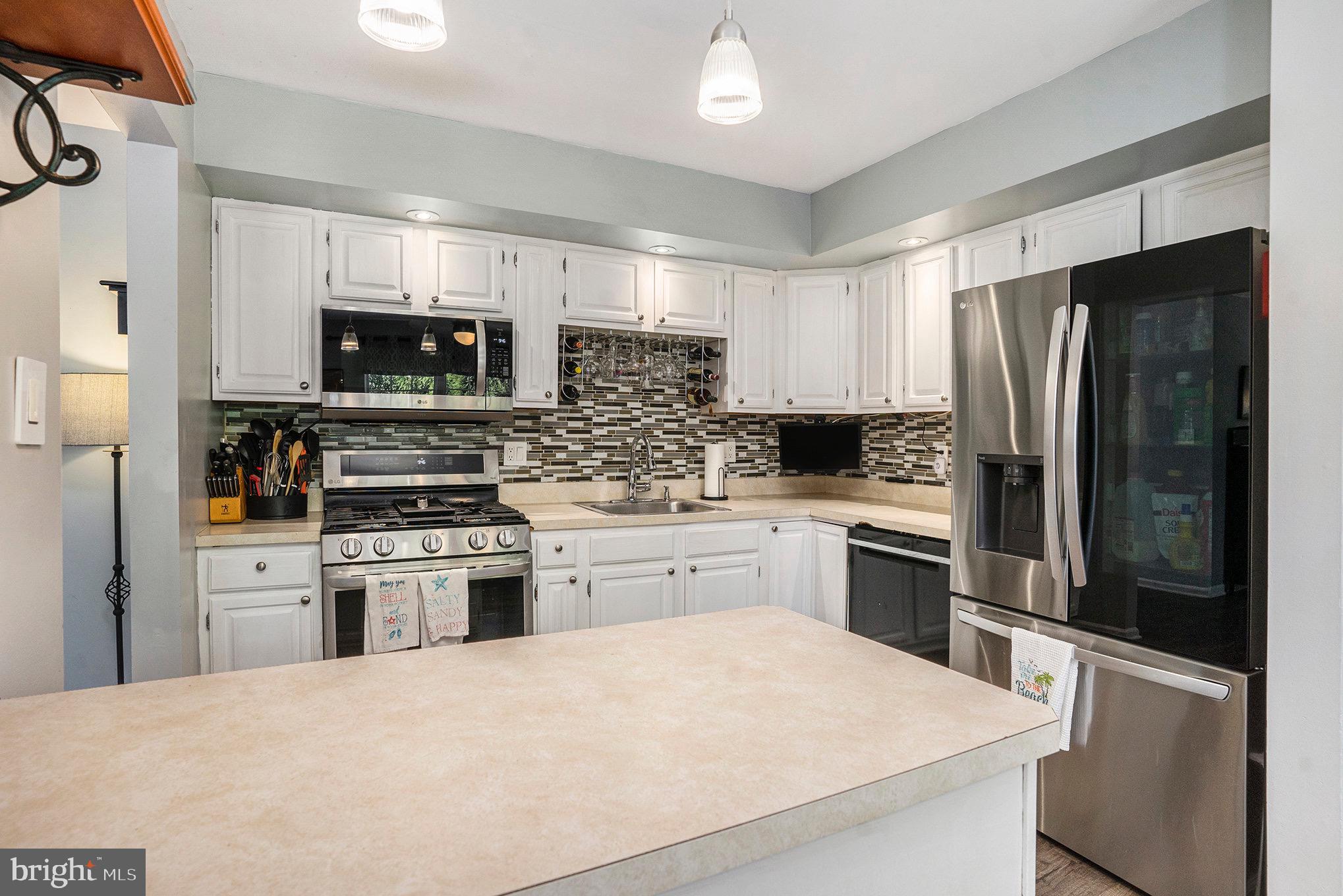 STRAWBERRY FIELDS - Residential