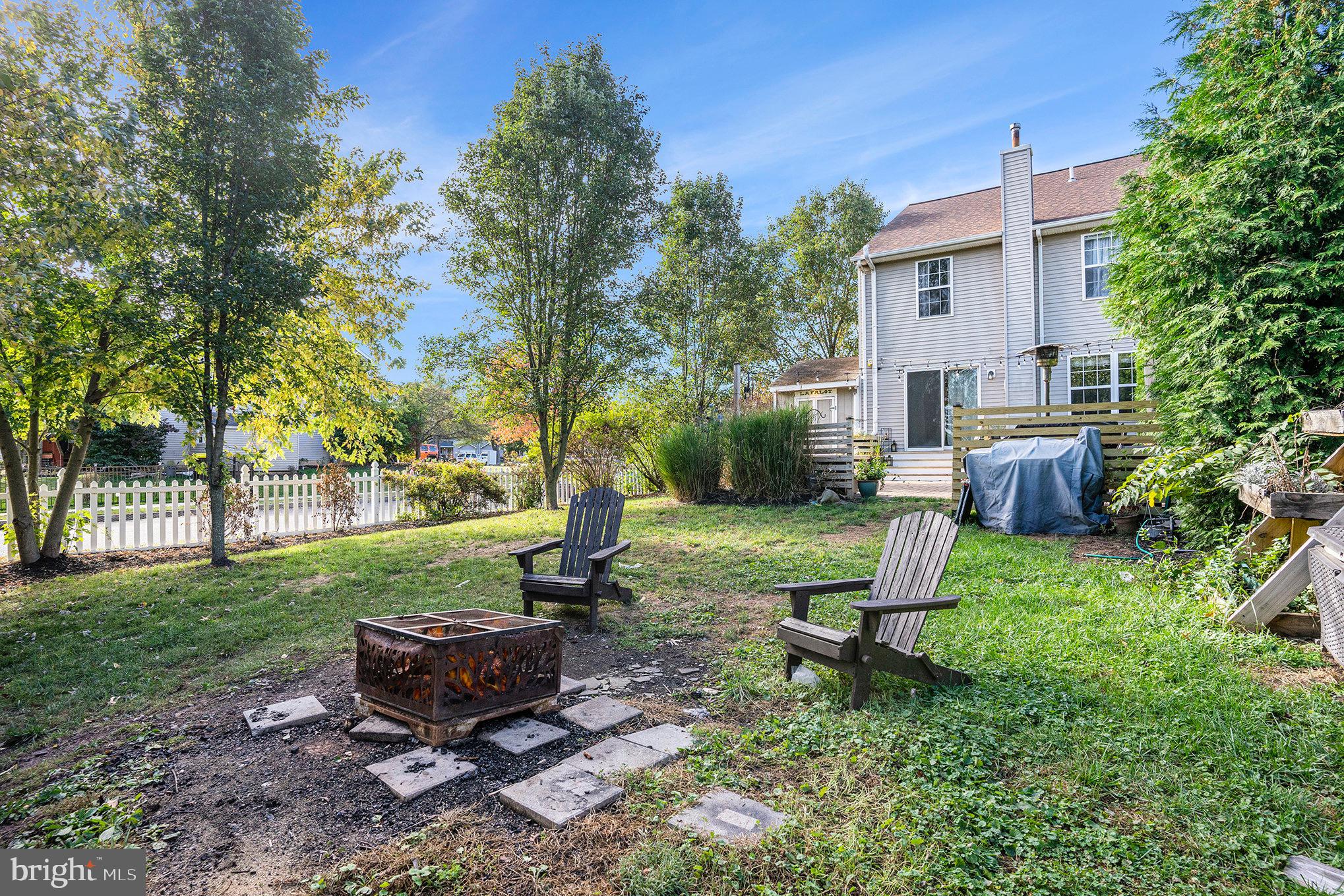 STRAWBERRY FIELDS - Residential