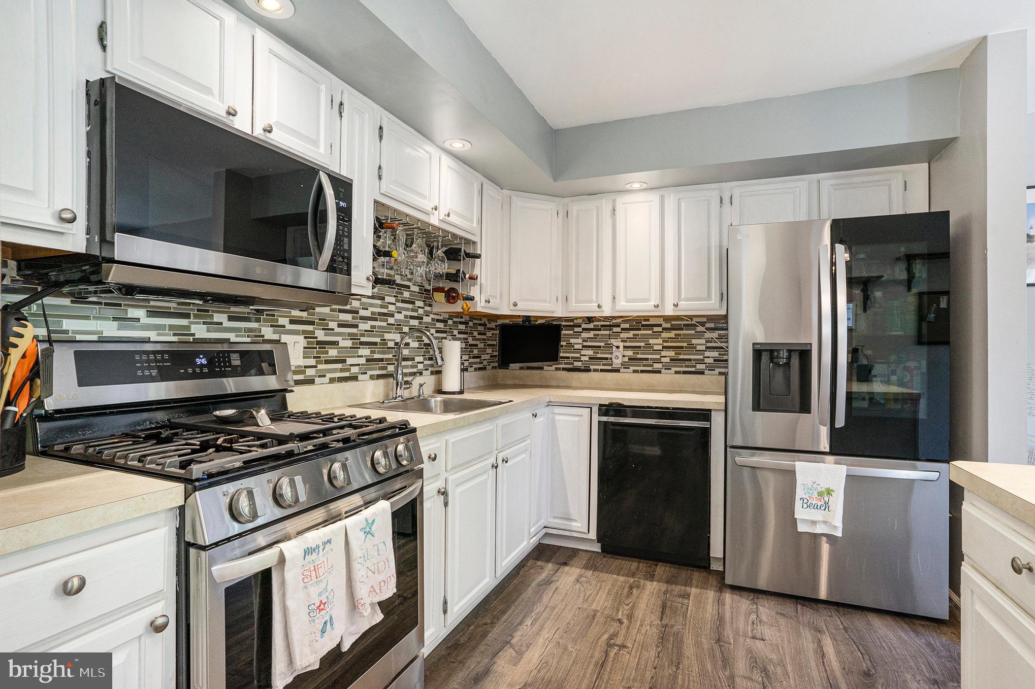 STRAWBERRY FIELDS - Residential