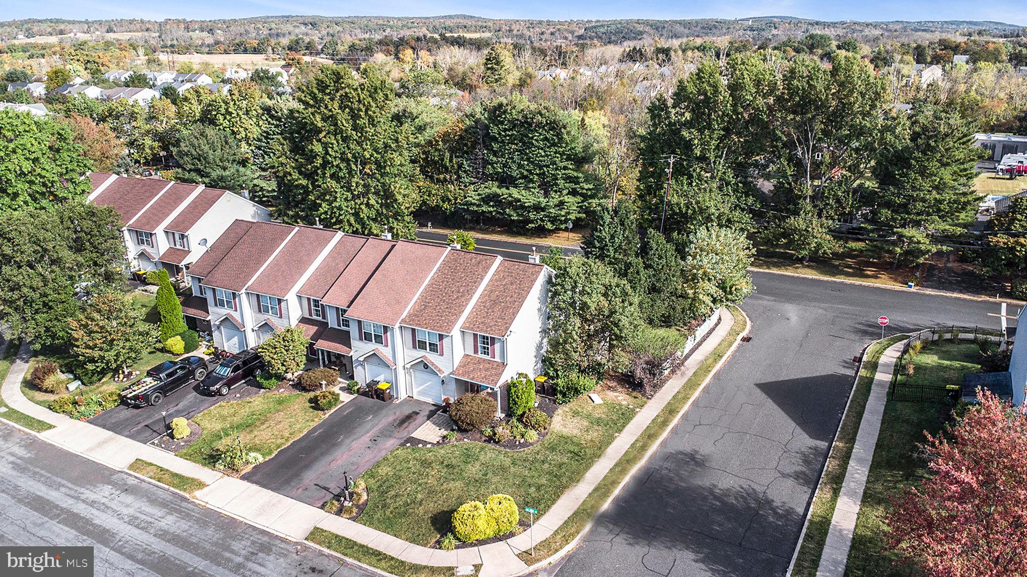 STRAWBERRY FIELDS - Residential