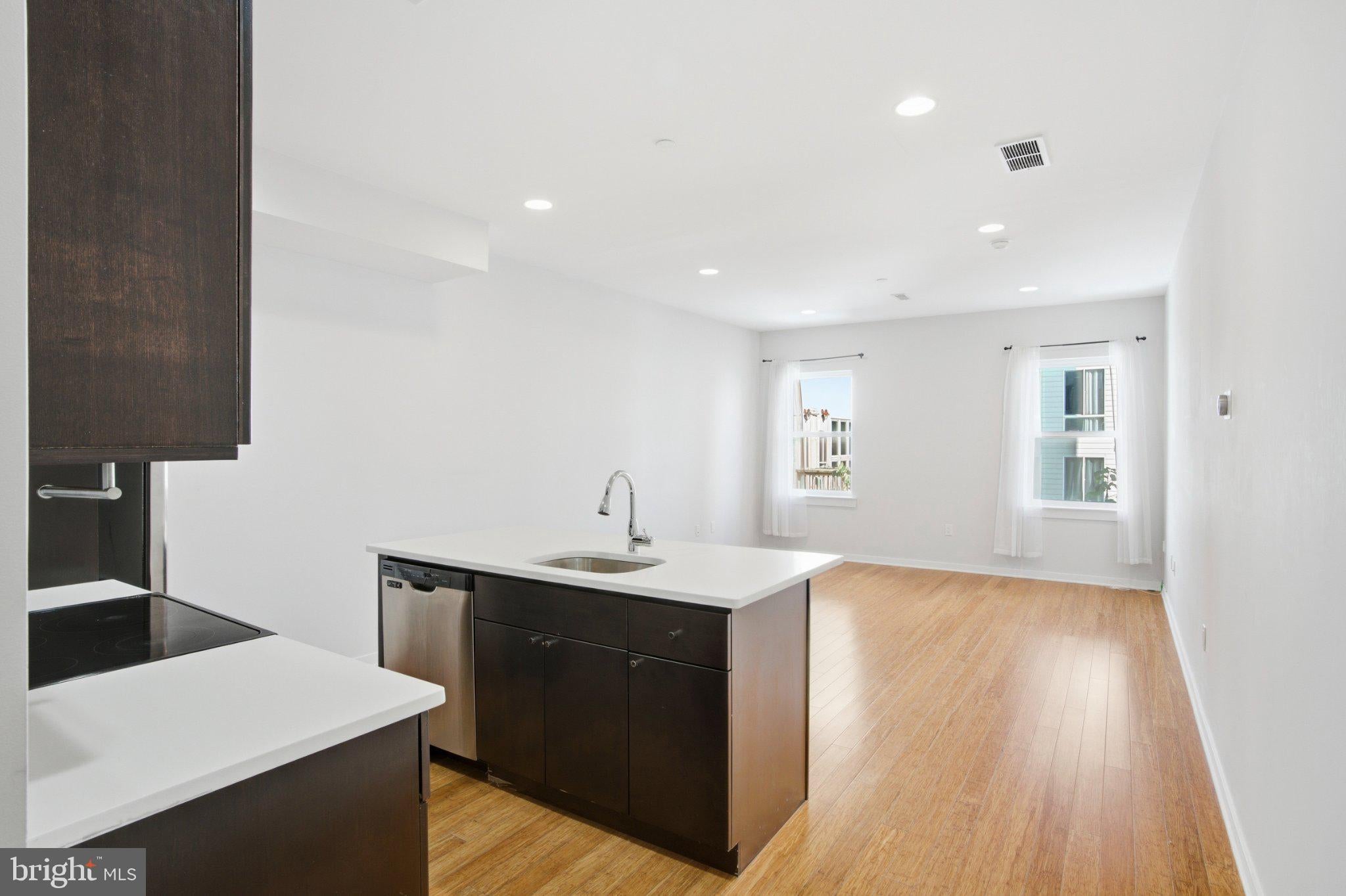 837 N 16TH STREET 4