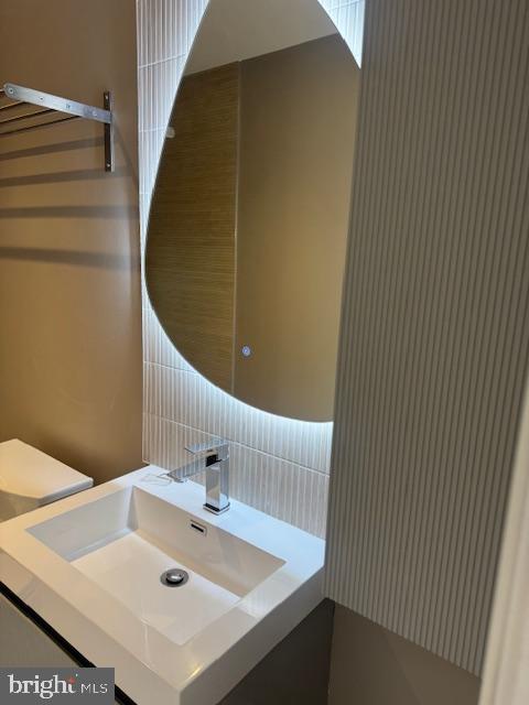 AYRDALE CRESCENT - Residential