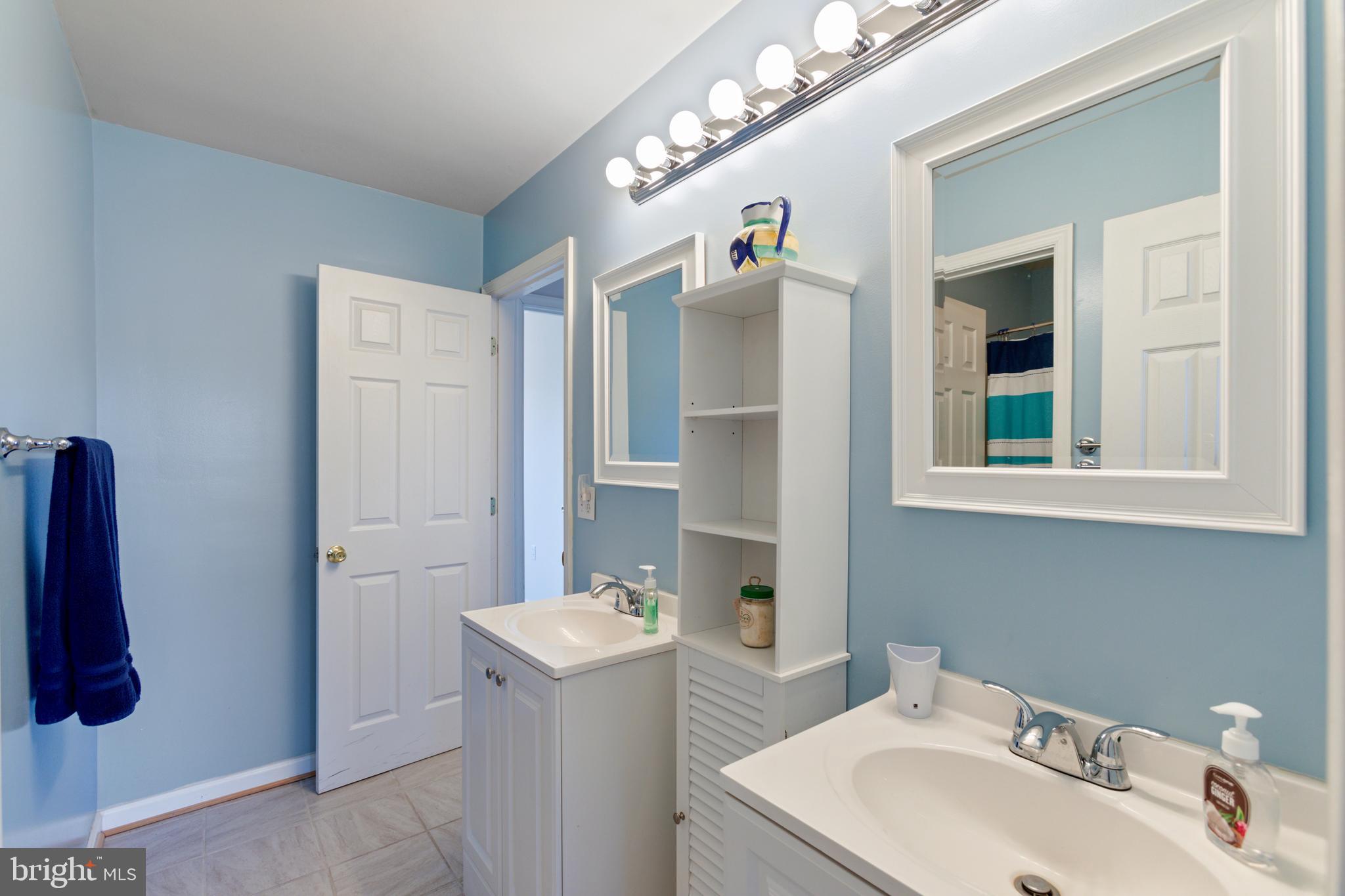 MEADOW BROOK - Residential