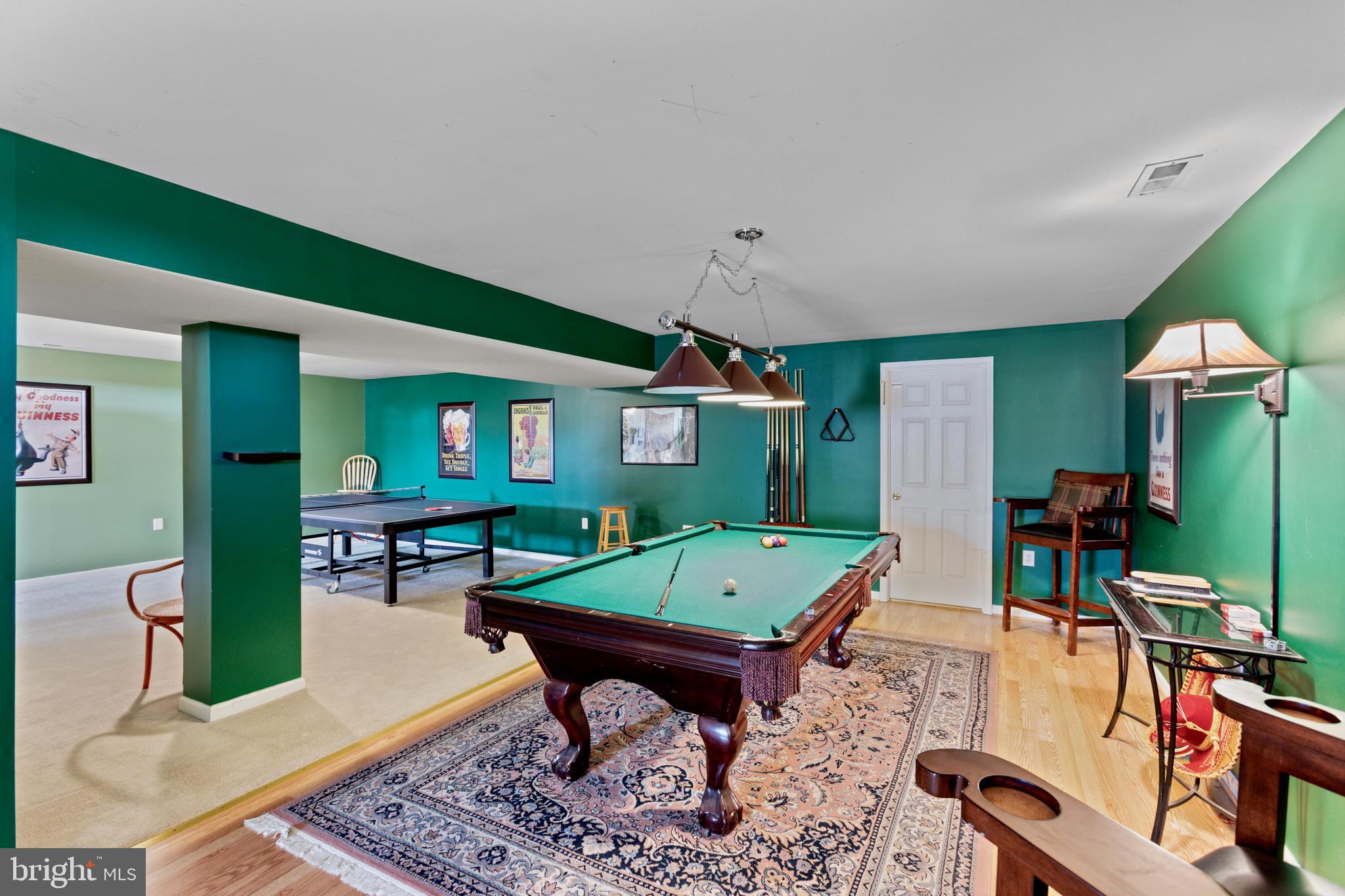 MEADOW BROOK - Residential