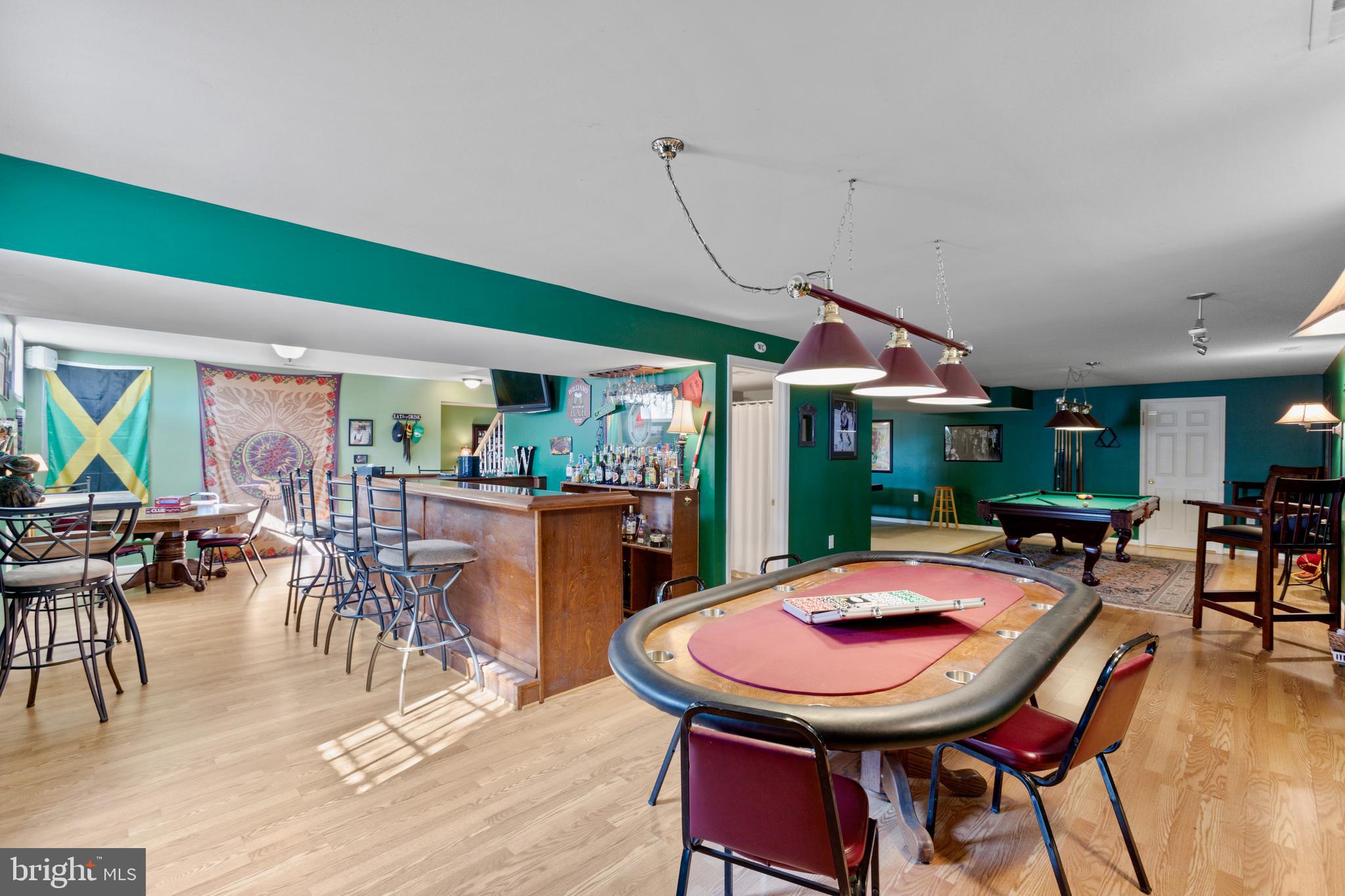 MEADOW BROOK - Residential