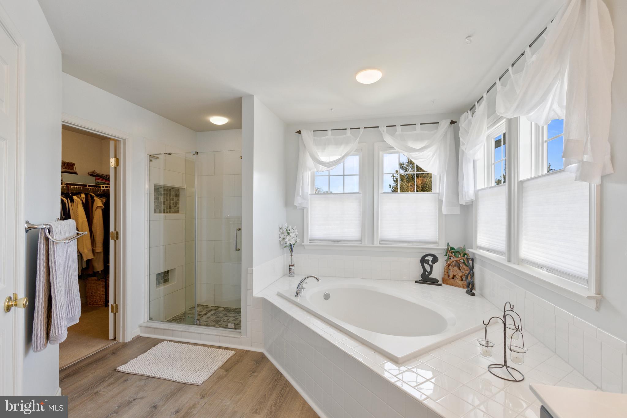 MEADOW BROOK - Residential