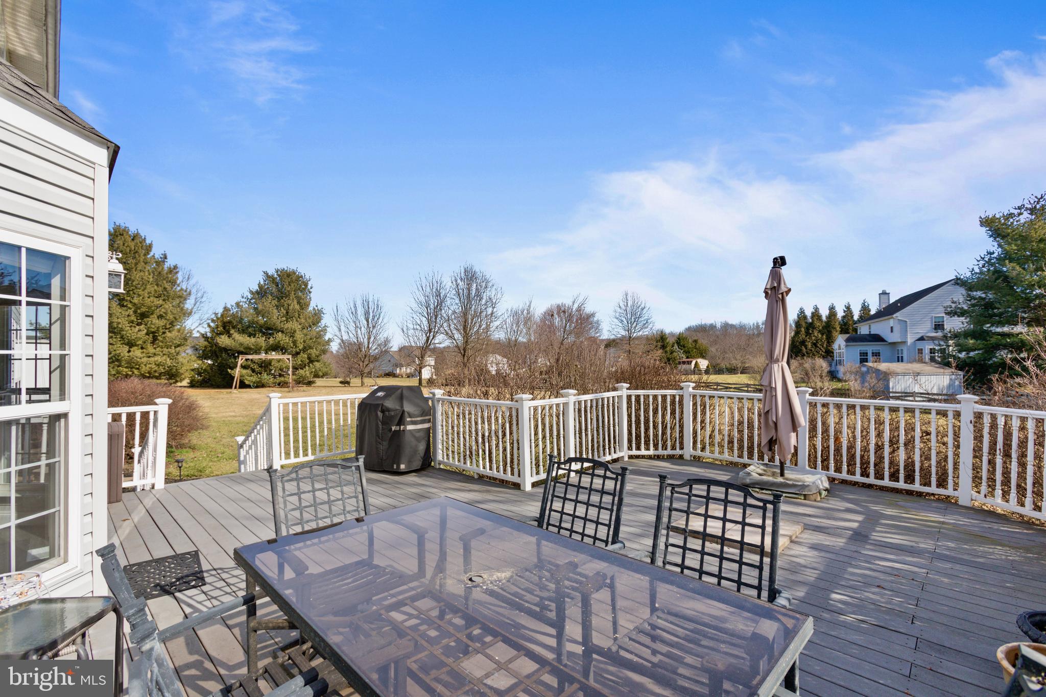 MEADOW BROOK - Residential