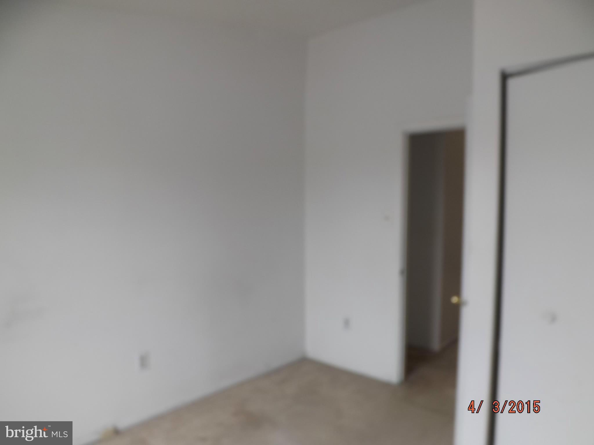 COURTLAND WOODS - Residential