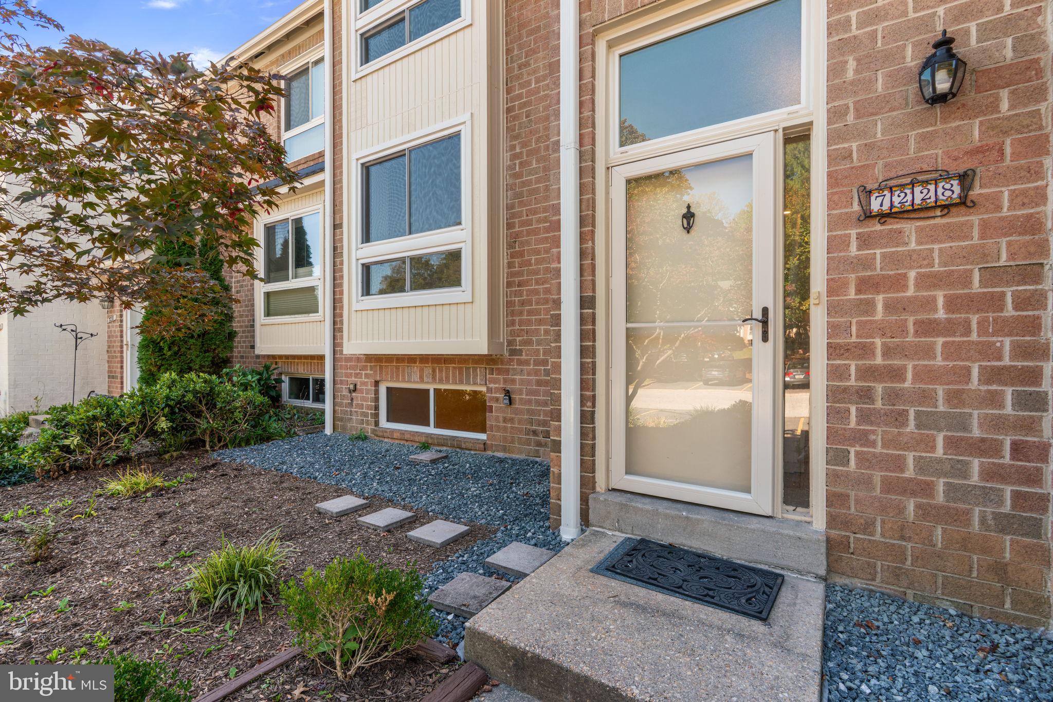 7228 DOCKSIDE LANE