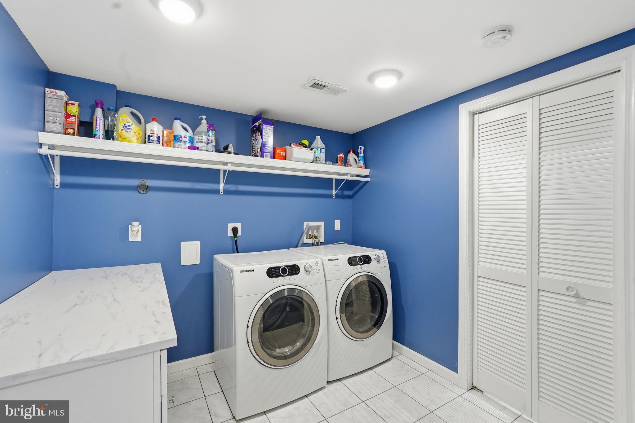 THOUSAND OAKS - Residential