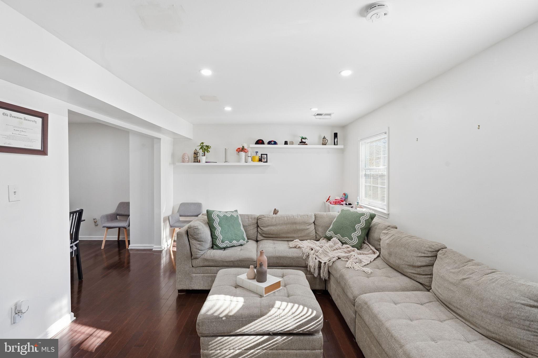 THOUSAND OAKS - Residential